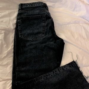 Straight Leg Freyed Bottom Jeans 🖤